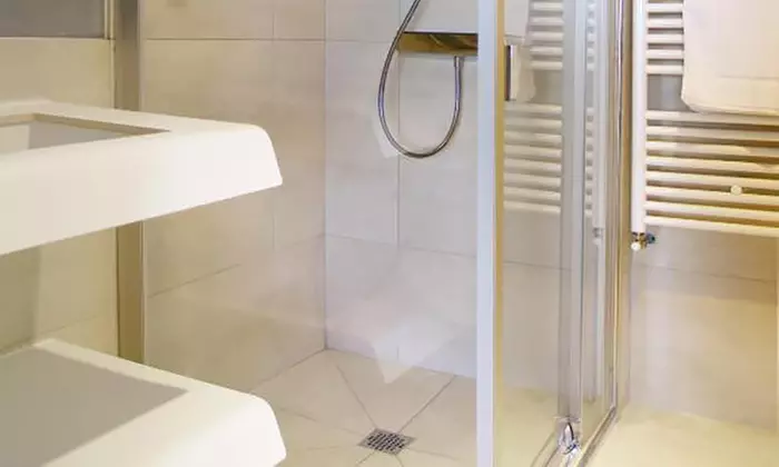 Finistère en 4* : chambre double avec balcon vue jardin, option pdj