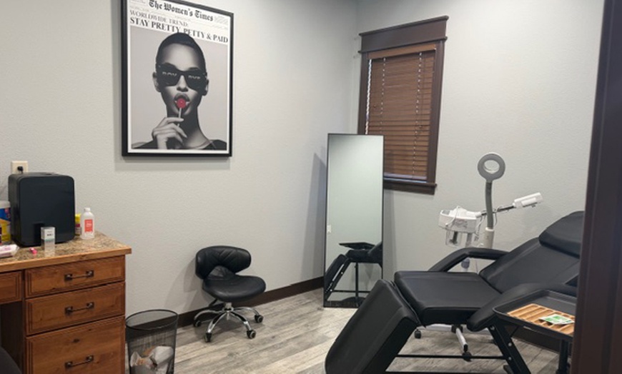 Image 2: Get 20, 40, 60, or 100 Units of Xeomin/Dysport Injections