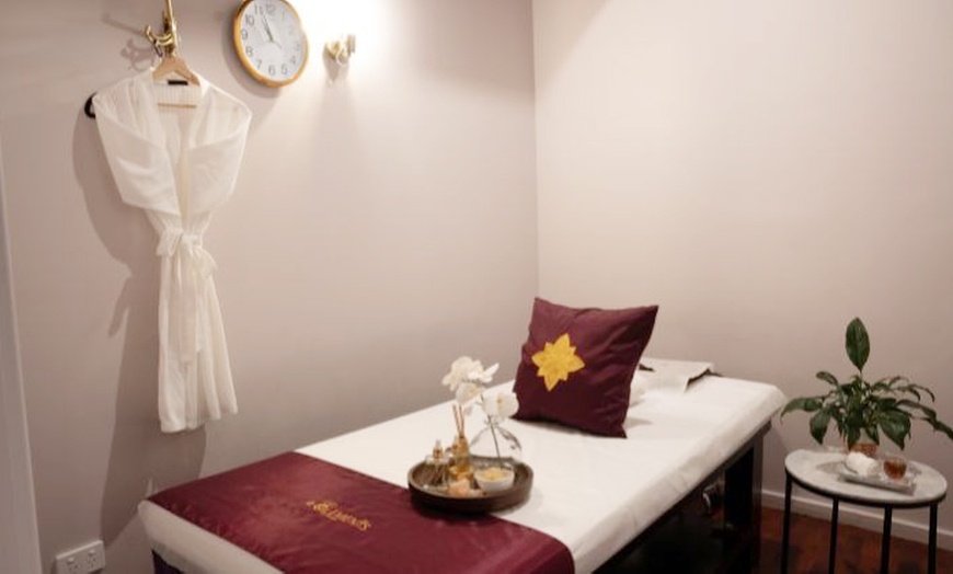 Image 2: Experience Total Bliss with 60 or 90-Minute Body Massage