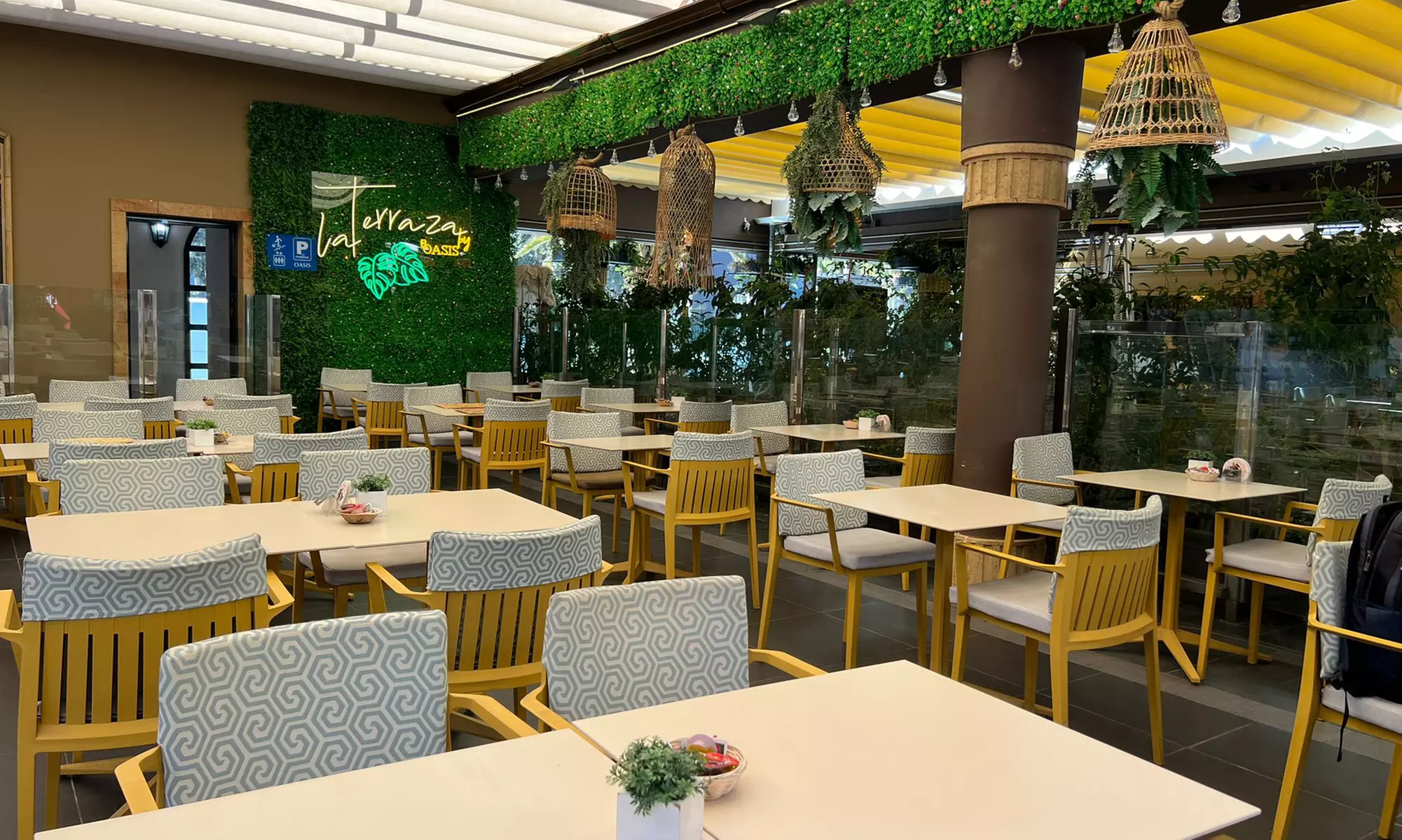 ¡Festín mediterráneo para 2! ¡Disfruta de la mejor cocina al solecito!