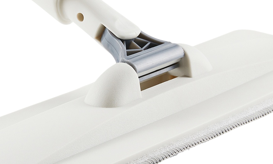 Image 6: The Cleaning Expert Spray Mop Kit with 700ml Tank