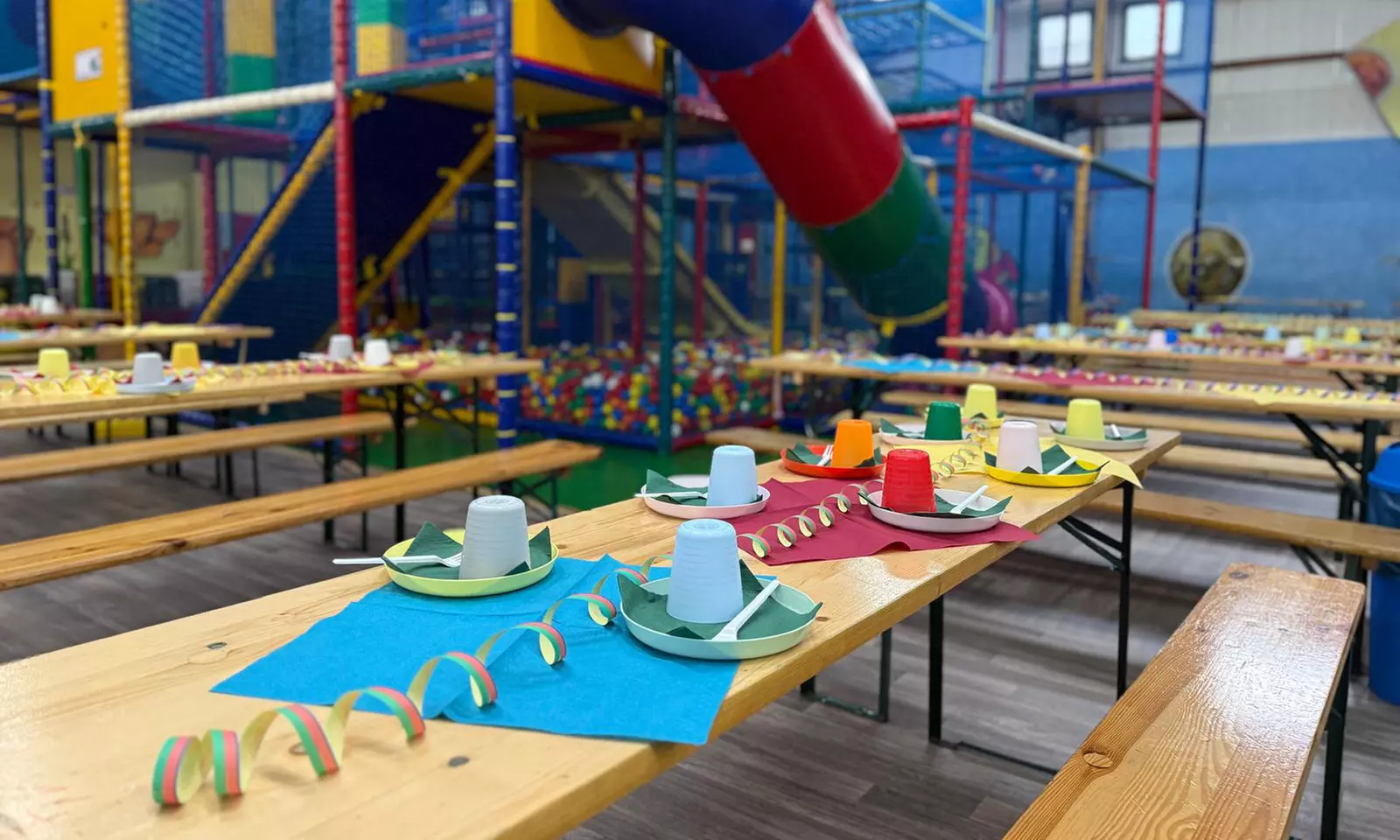 Eintrittskarte für das Kids & Play für 1 - 2 Erwachsene & 1 - 2 Kinder