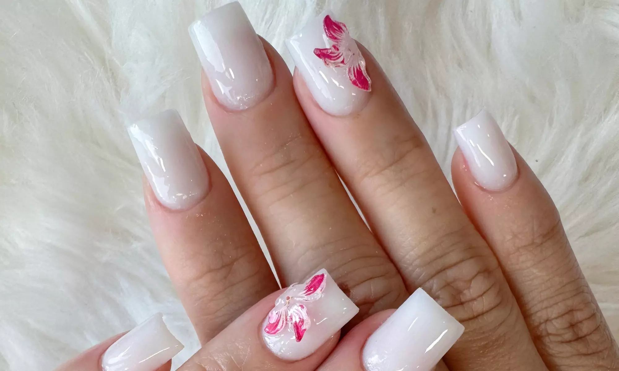 Offrez à vos ongles une touche d'élégance et de couleur