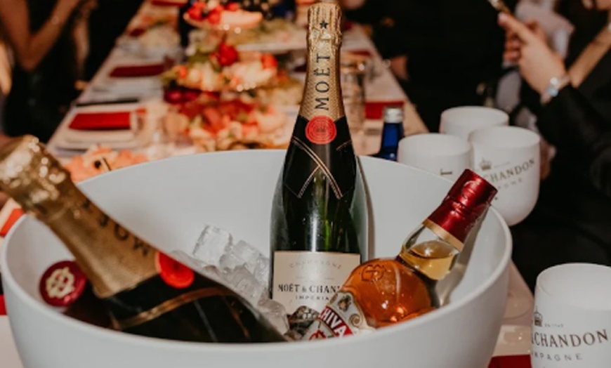 Image 6: Dr. Schiwago Menü mit Hauptgericht, Beilage & Dessert für 1 - 4 Pers.