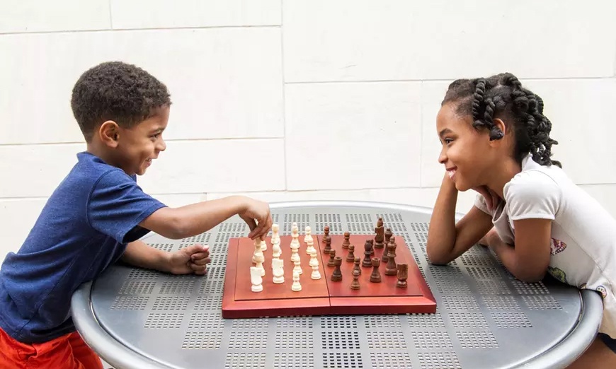 Image 1: Cours d’échecs interactifs à distance pour débutants de 5 à 14 ans