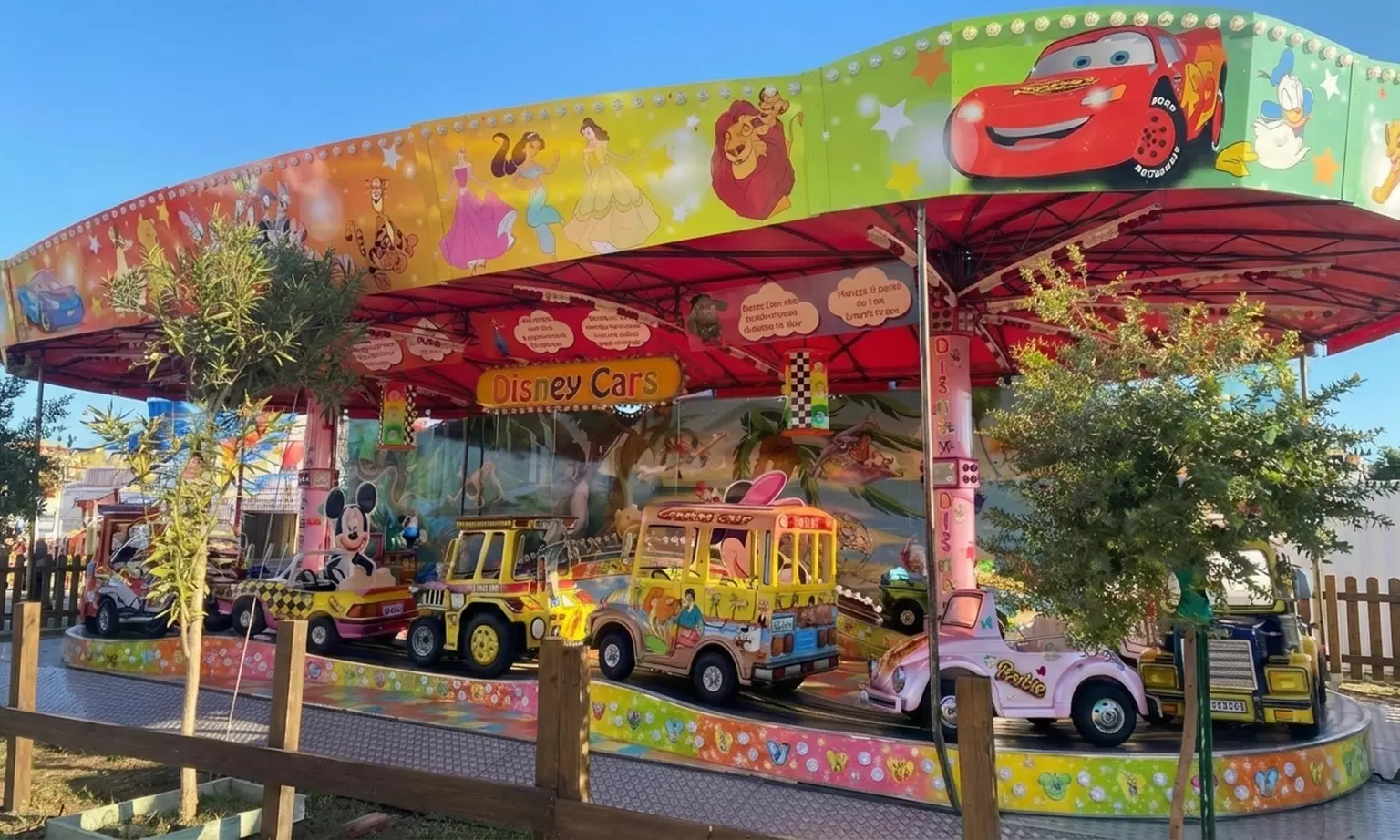 Fiesta Parc : manèges, gonflables et parc aquatique