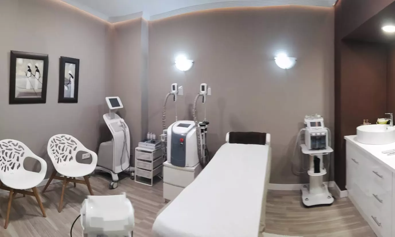 Reduce 1 talla en una sola sesión con HIFU LIPOSONIX destruyendo grasa localizada, ahorra hasta un 79% de dto. - Second Medium