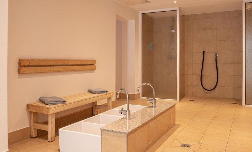 Image 2: Thüringer Wald: 2 Nächte inkl. Halbpension und Wellness