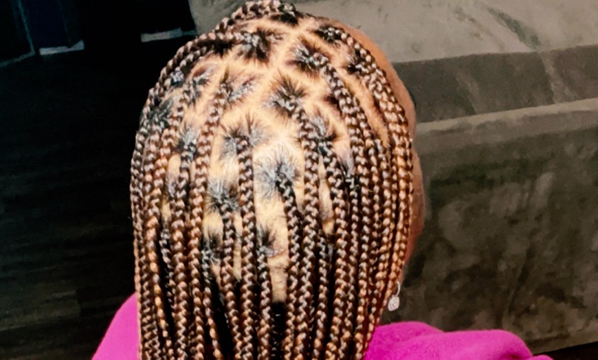 Image 2: New Look Awaits: Small, Medium or Large Knotless or Box Braid Session