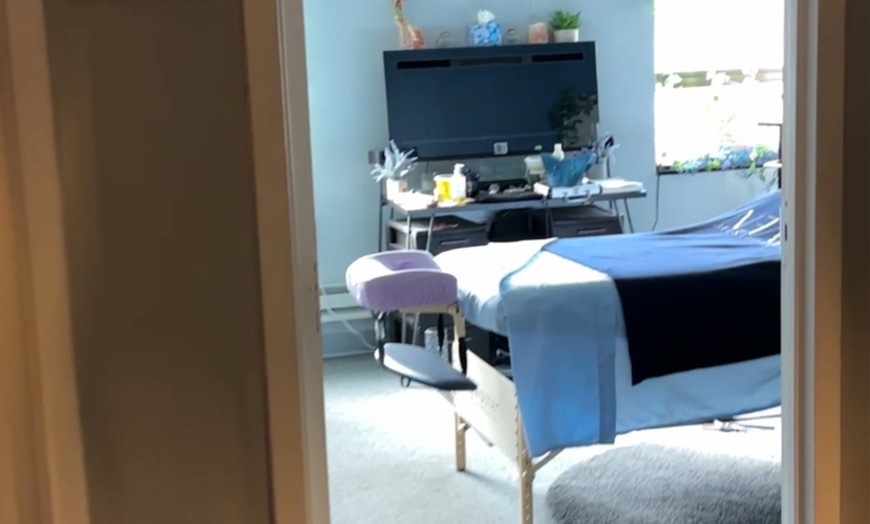 Image 7: Deluxe Lymphatic Drainage & Body Sculpt Sessions