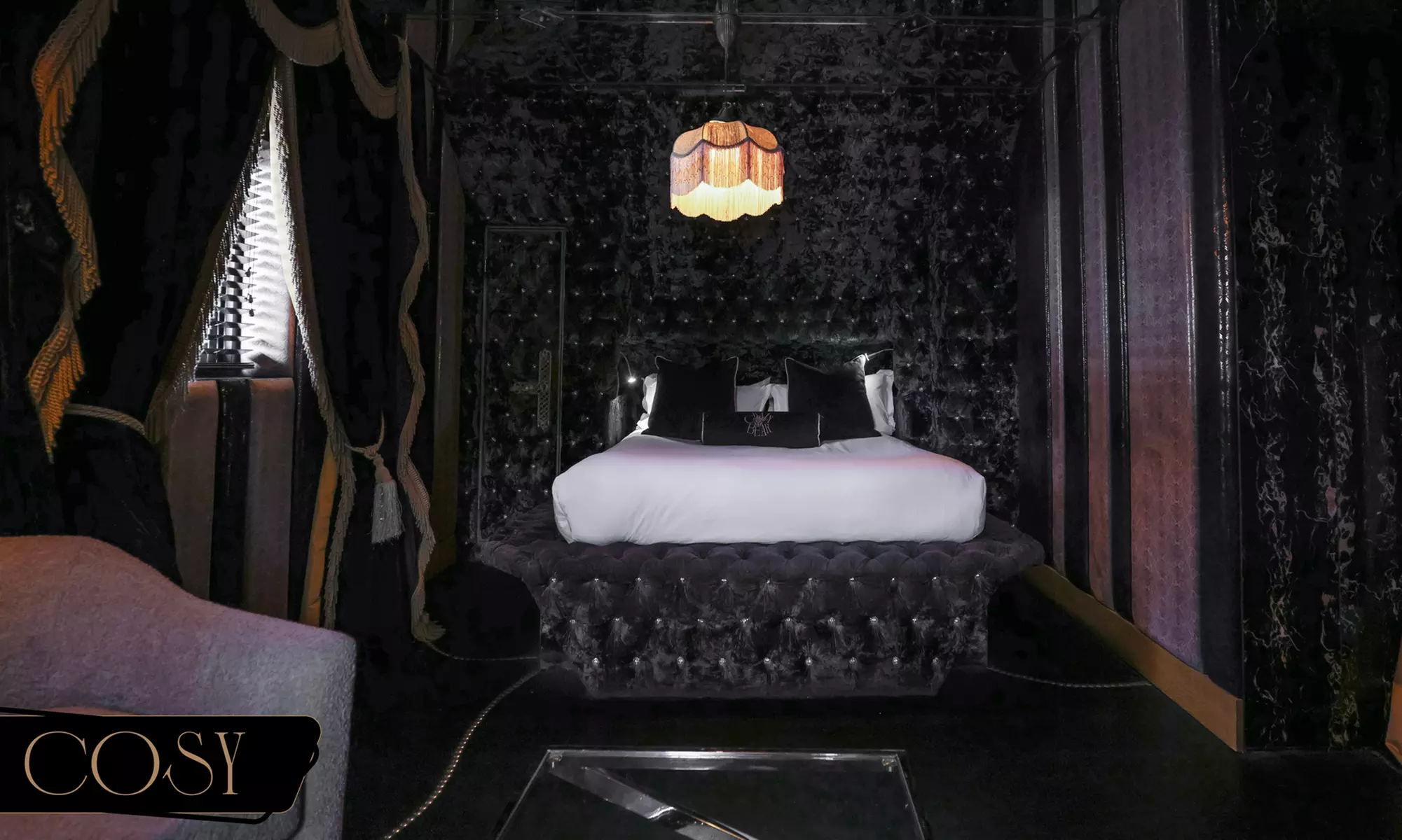 Beaconsfield or Stadhampton: 5* Luxurious Hotel Break with Breakfast