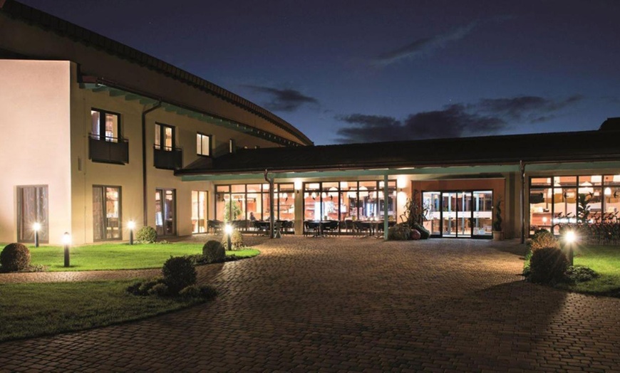 Image 17: Ungarn: 2-7 Nächte für Zwei mit Halbpension & Vulkan Therme