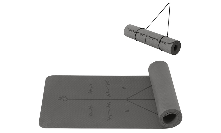 Image 7: Non-Slip Yoga Mat With Alignment Lines