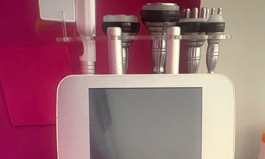 Image 5: Body Sculpting with 2, 4, or 6 Cavitation & Cellulite Sessions 