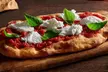 Sabores de Italia: menú "Pinsa Mar & Sabor" con opciones veggie para 2 o 4 personas, y hasta un 46% de descuento - Second Medium
