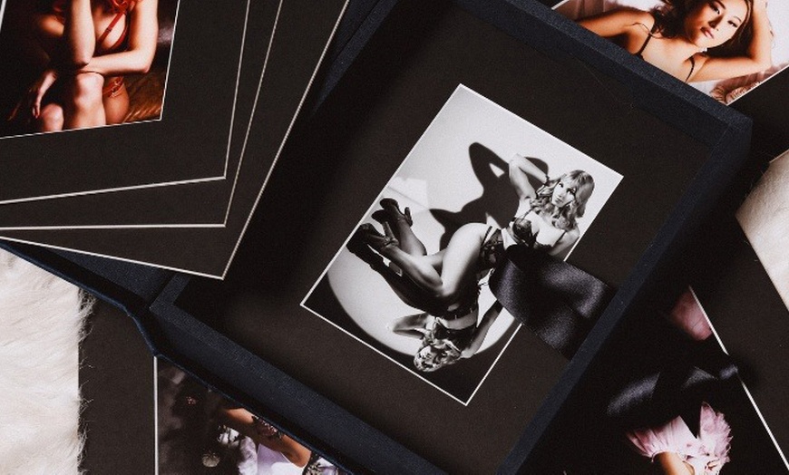 Image 4: Tailored Individual, Couple, Family or Pet Photo Shoot Experience