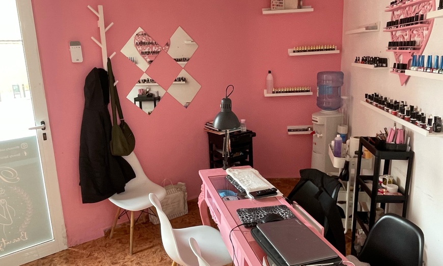 Image 3: Manicura, pedicura y manipedicura con esmaltado en varias sesiones