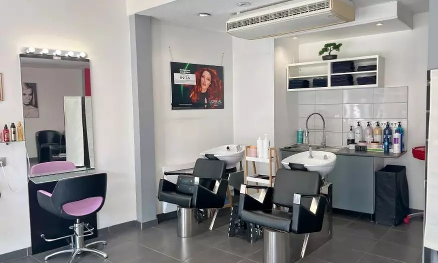 Shampoing, coupe et brushing avec coloration ou mèches MV Coiffure