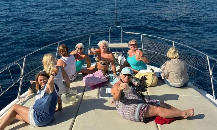 Crucero de 2 horas en yate para avistamiento de delfines con bebida