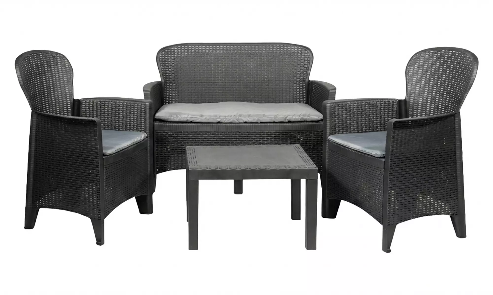 Salottino con da esterno con poltrone, divano e tavolino