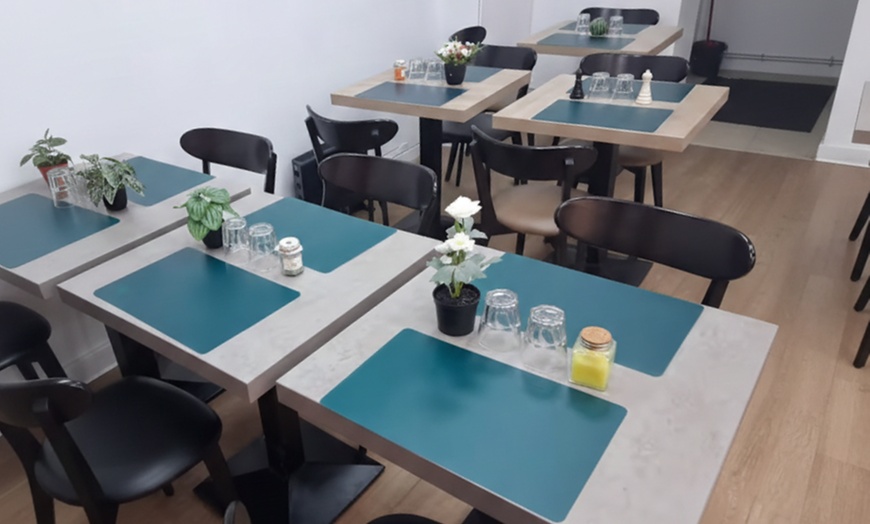 Image 4: Part de pizza al taglio au cœur du quartier latin