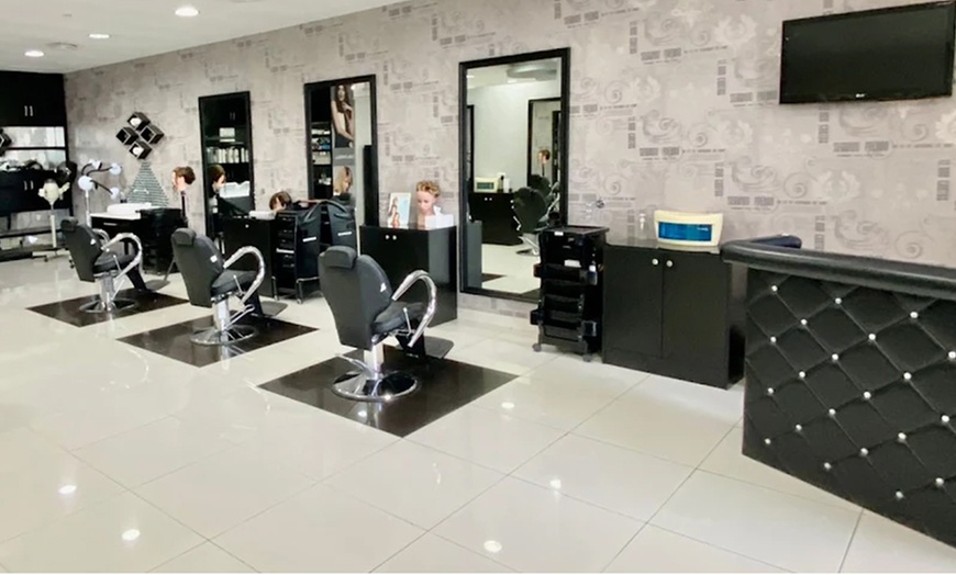 Image 4: Indulge in Revitalizing Facial Treatments For Relaxation