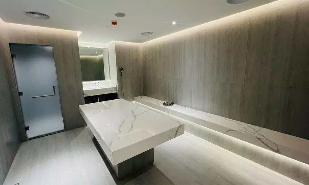 Luxury Spa & Jacuzzi Hot Tub Experiences