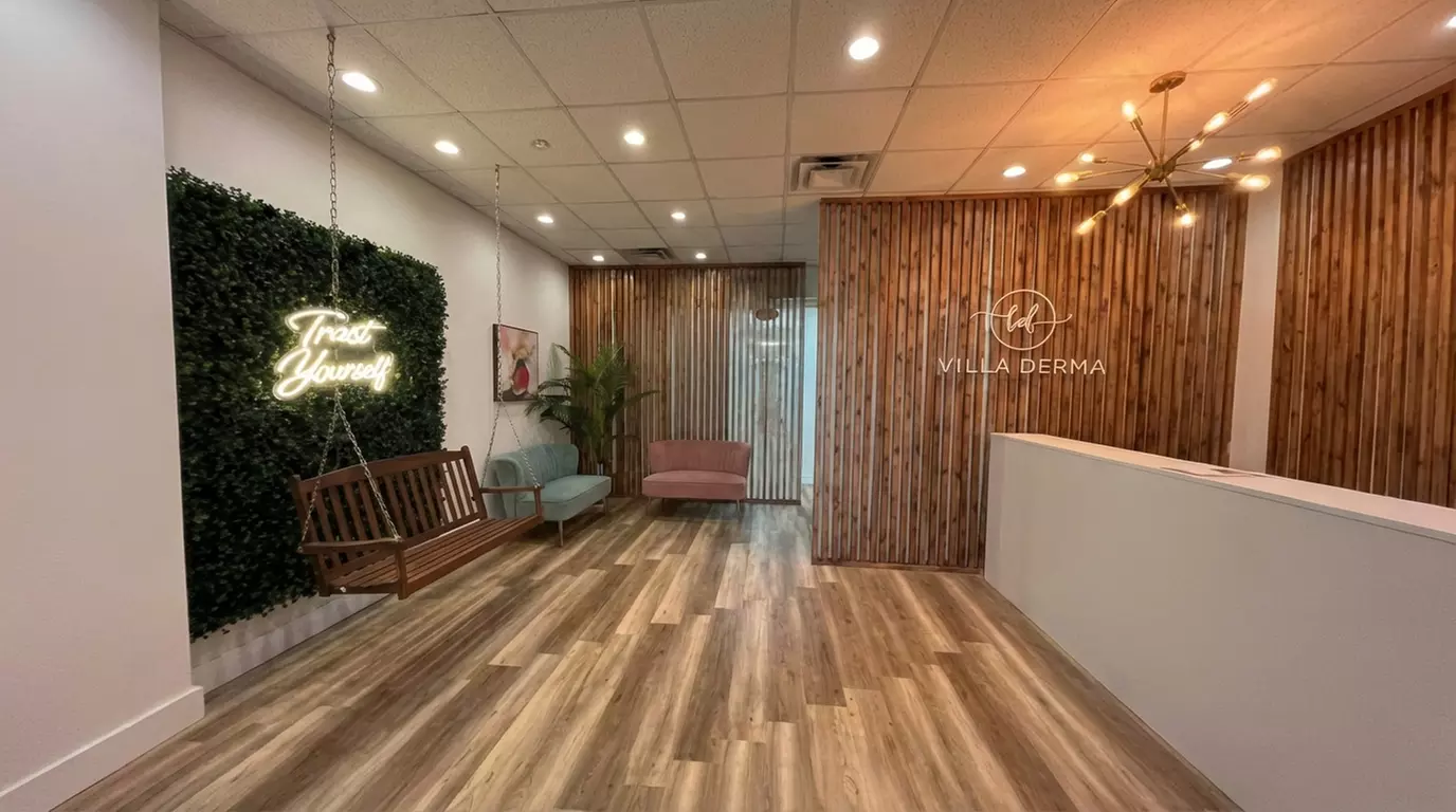 One or Three Pack of Hydra Facial & Red Light - Dermaplaning Optional