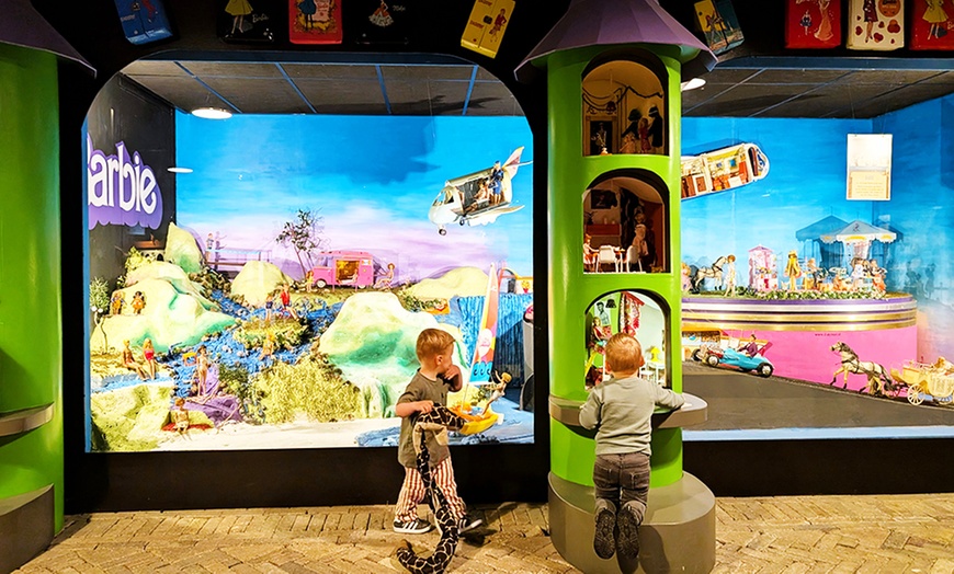 Image 10: Speelgoedmuseum meets Jurassic Park: alles-in-één ticket voor Spelebos