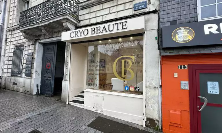 Séance de cryolipolyse chez Cryo Beauté