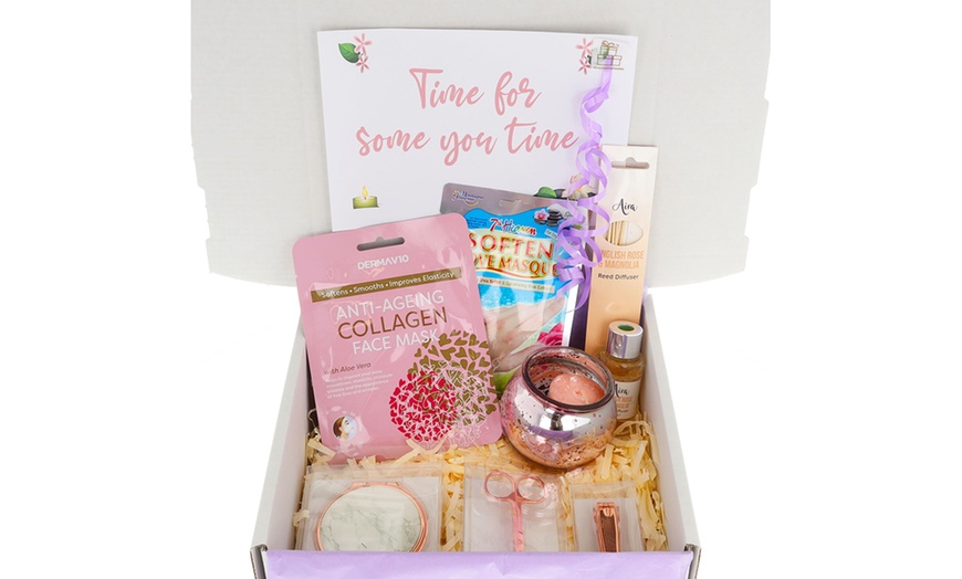 Image 9: 50% Off Bath Hampers