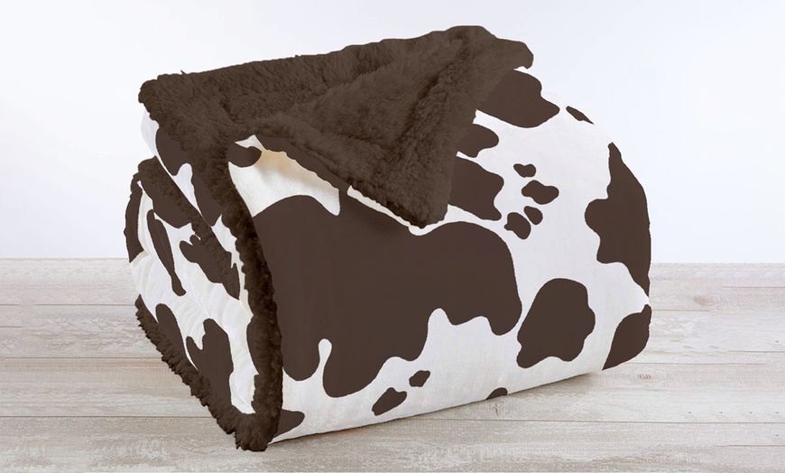 Image 2: Manta de franela cálida y suave con diseño estampado