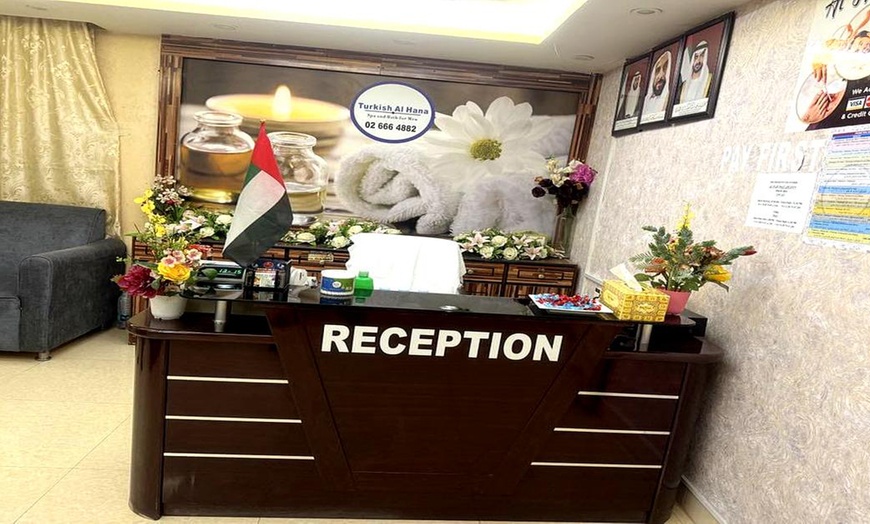 Image 2: 40, 60, or 90-Minute Relaxing Spa Treatment with Manicure & Pedicure 