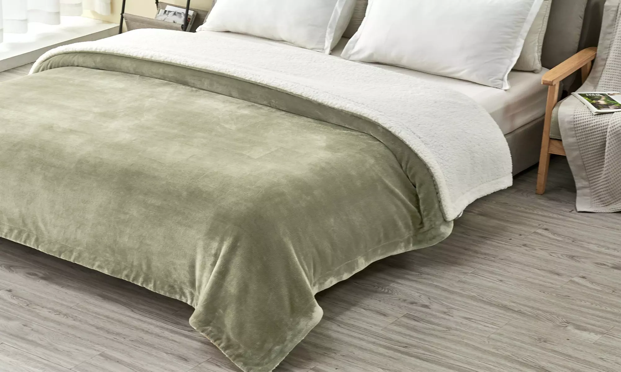 Cozy Plush Velvet & Sherpa Reversible Throw Blanket
