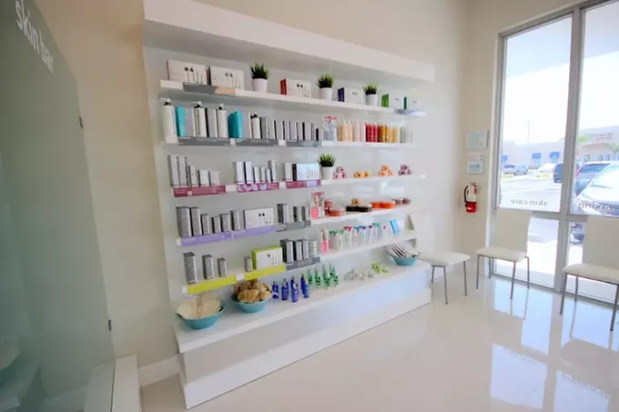 Up to 43% Off on HydraFacial at Senses Beauty Lounge