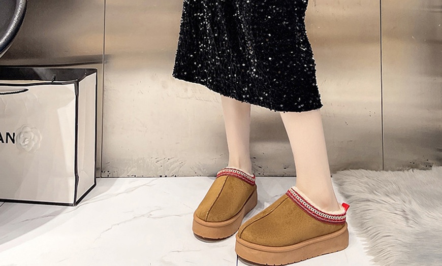 Image 6: Paio di pantofole calde da donna