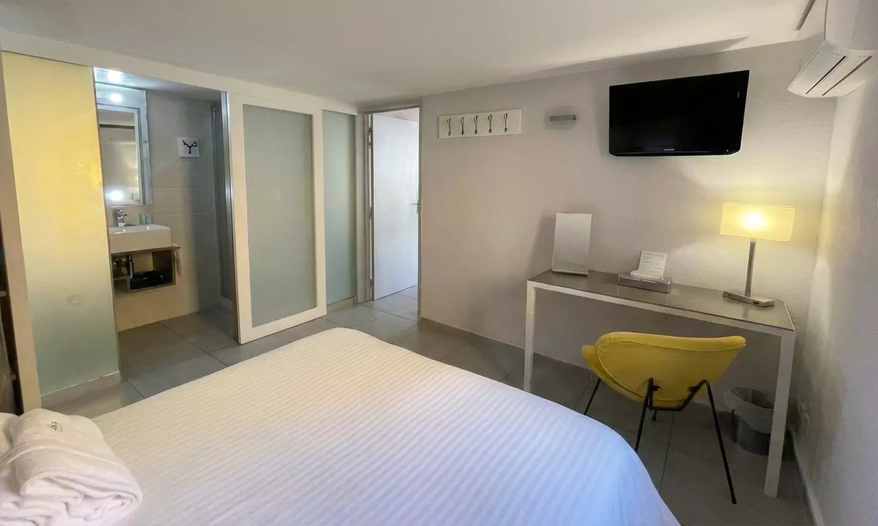 Agde : 1 ou 2 nuits en chambre double ou Junior suite avec PDJ et spa