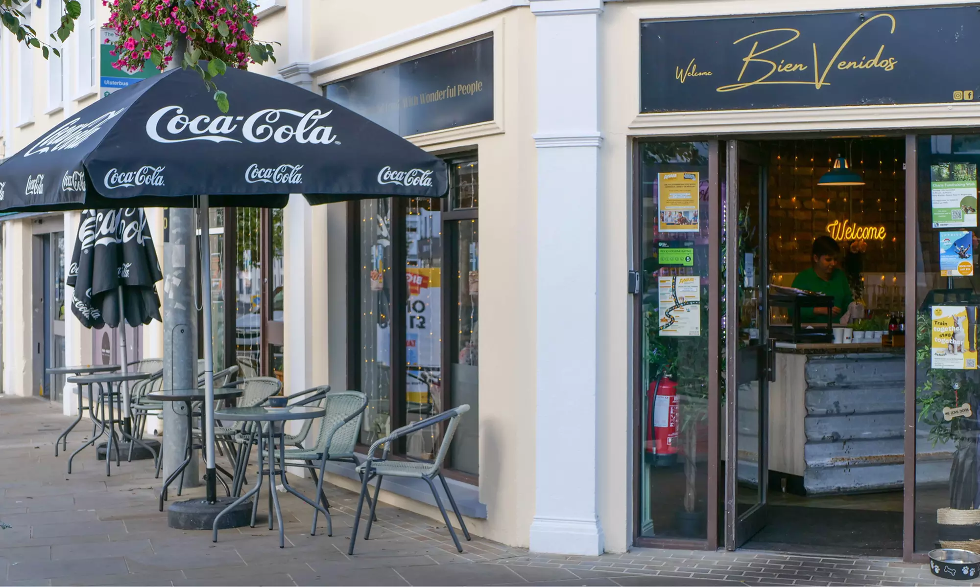 Delicious Breakfast & Lunch Deals for 1, 2, or 4 

4o