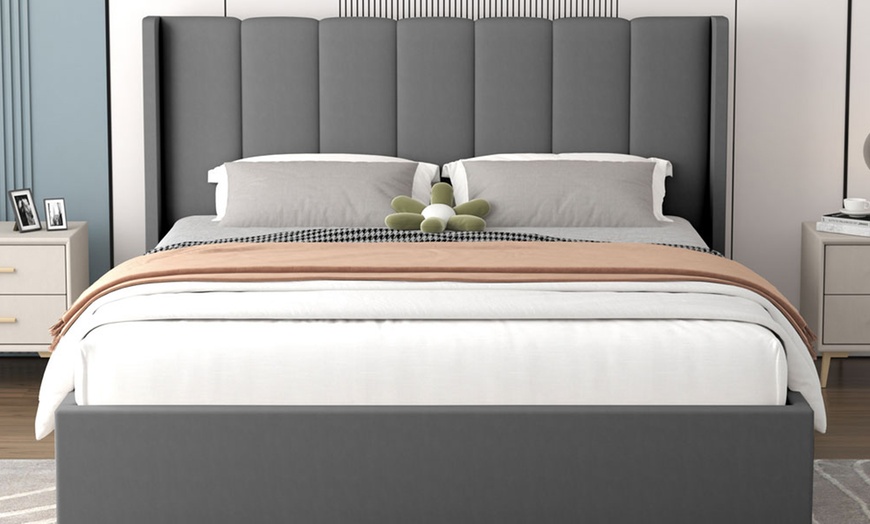 Image 10: Lit design "Carson" de Kocoon avec coffre de rangement en velours