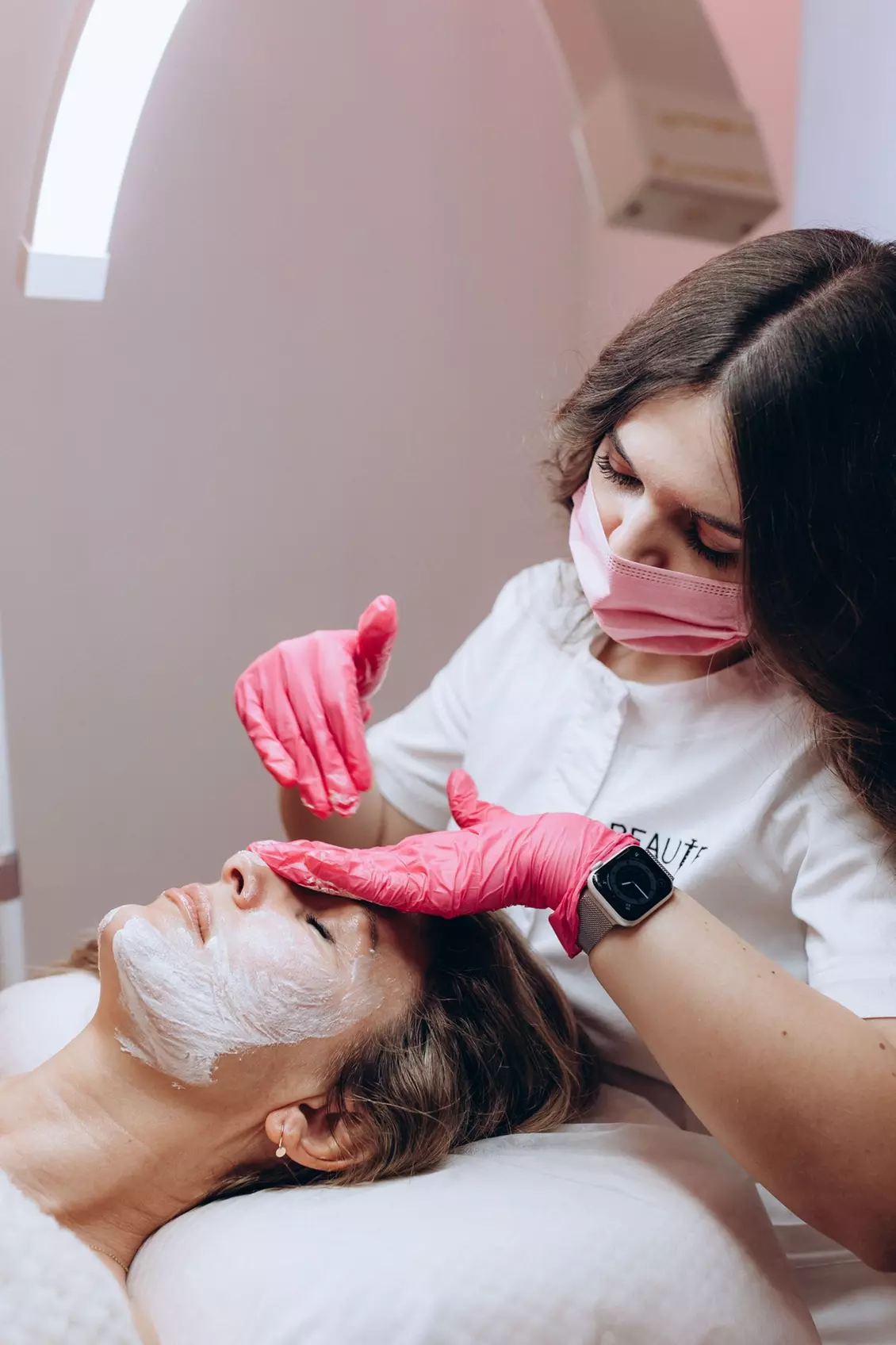 Oczyszczanie twarzy: manualne lub kombinowane z peelingiem