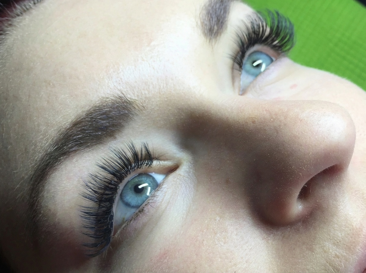 Classic Eyelash Extensions with Optional 2-Week Fill