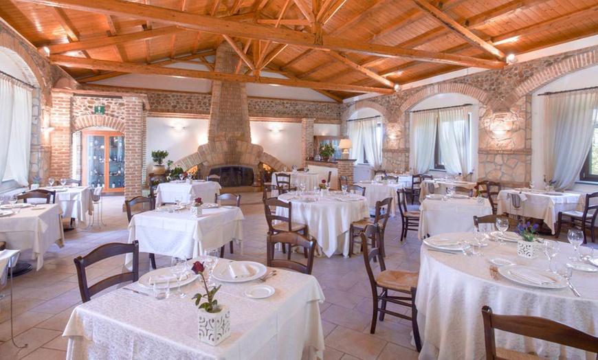 Image 7: Vibo Valentia 4*: camera doppia con colazione, mezza pensione e Spa