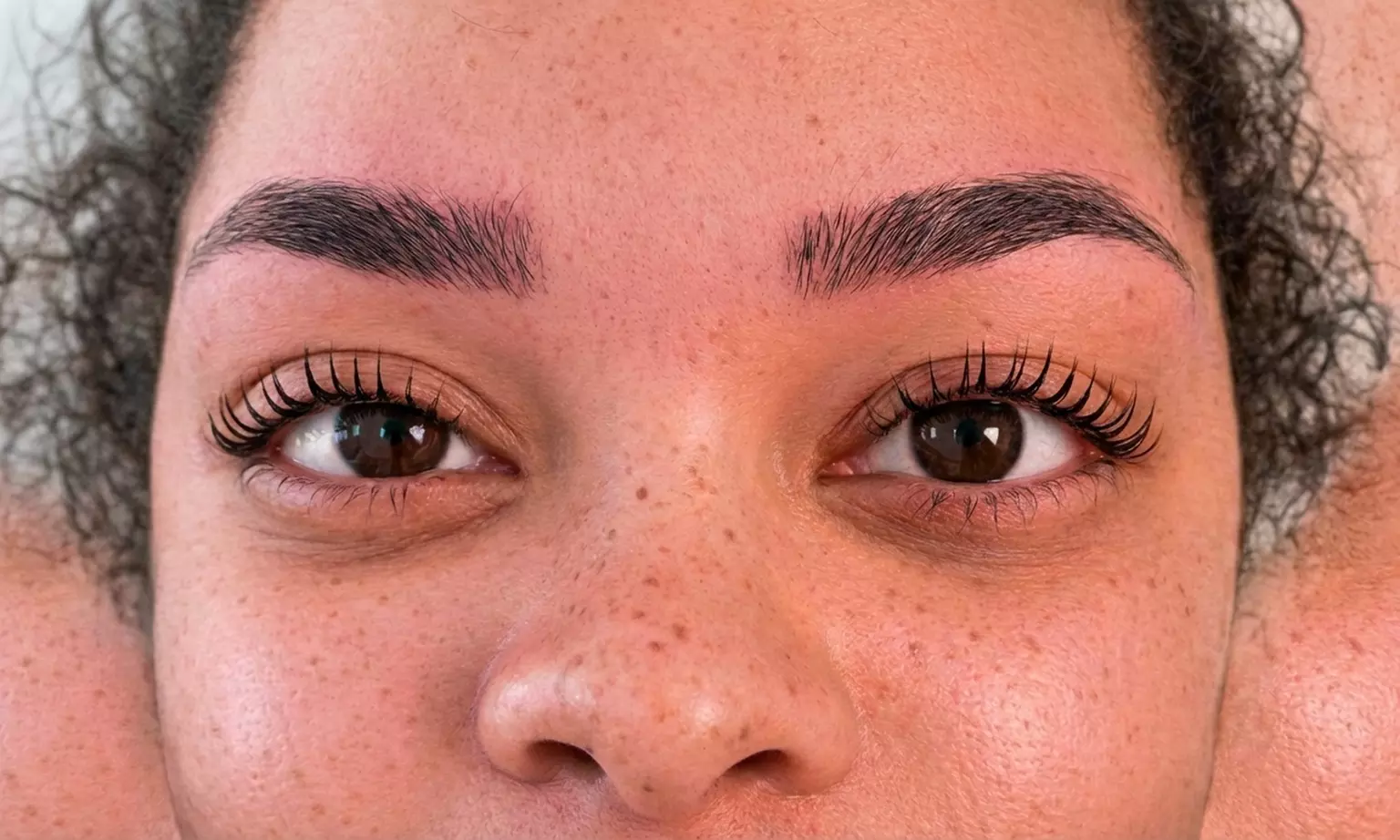 Lifting y tinte de pestañas con opción a laminado de cejas y diseño