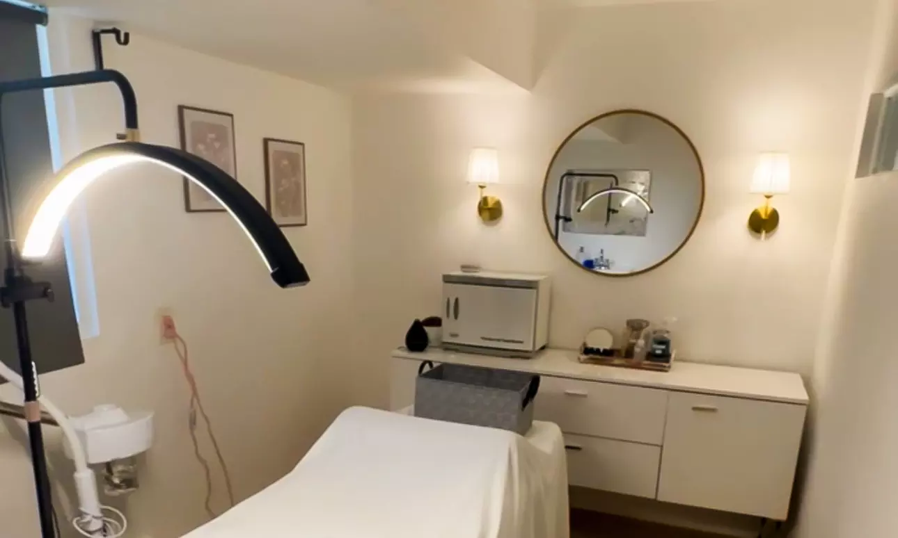 Refresh Your Skin: 60-Minute Facial with Aromatherapy at Solara Skin ( Up to 30% Off )