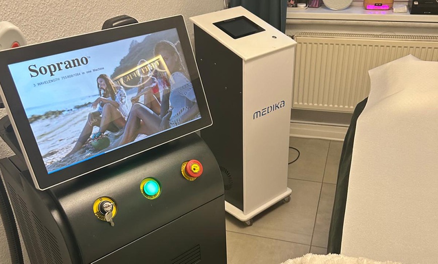 Image 7: 3-5 Diodenlaser-Haarentfernungen an 1 kleinen, mittleren / großen Zone