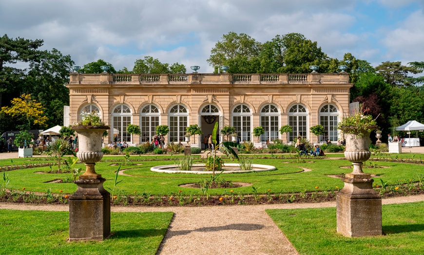 Image 1: Théâtre et accès aux jardins du Parc de la Bagatelle 