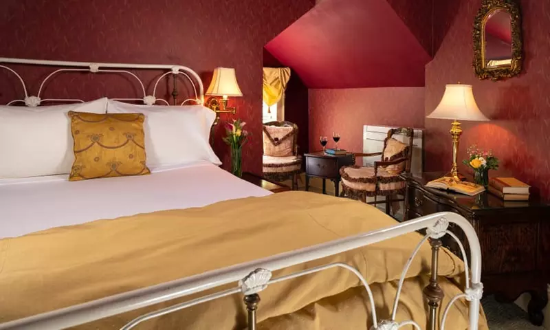 Member Pricing: Charming B&B Near Grove Park With Veranda Views