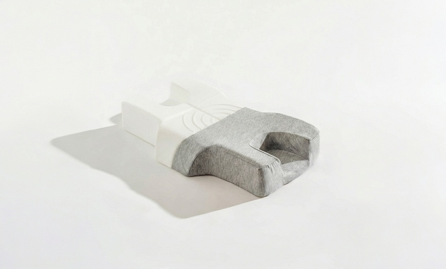 Image 5: Anti-Wrinkle Memory Foam Pillow