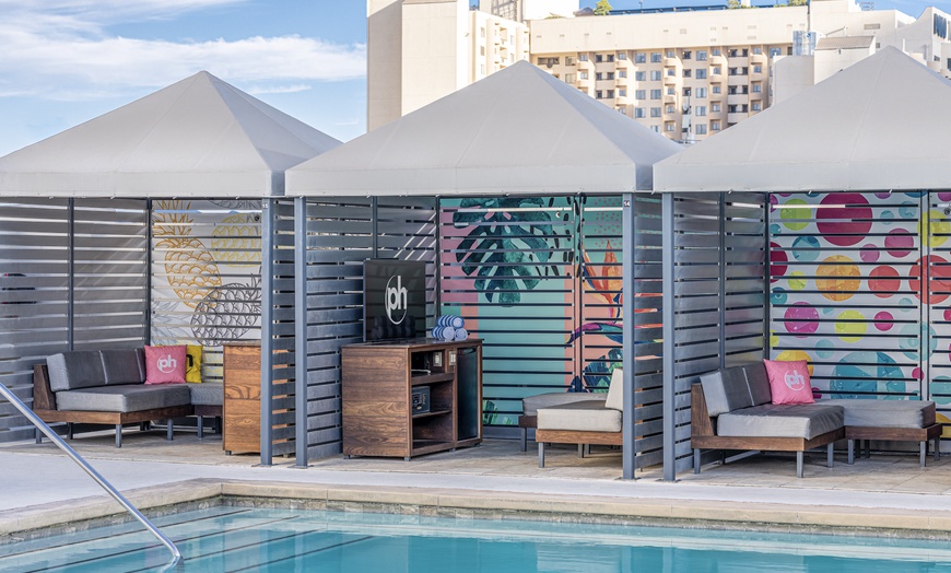 Image 4: FlowRider Wave Ride Day Pass, Daybed and Cabana Rentals at Planet Hollywood Pool
