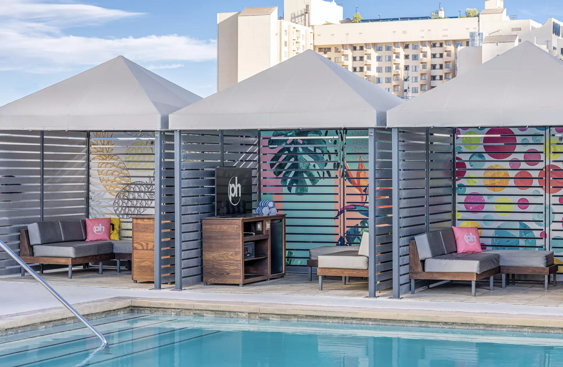 FlowRider Wave Ride Day Pass, Daybed and Cabana Rentals at Planet Hollywood Pool